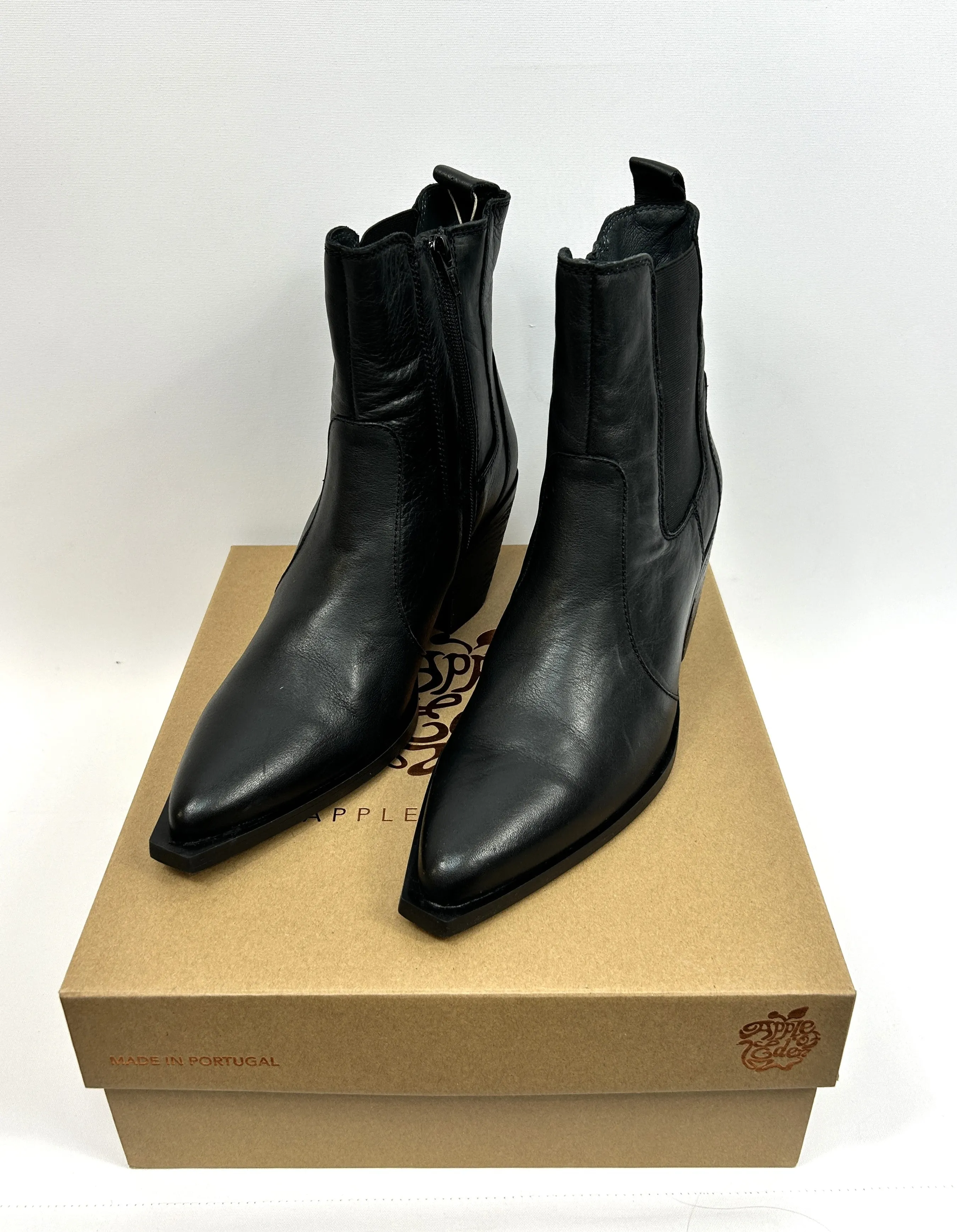 APPLE OF EDEN Classic Black Cowboy Boots