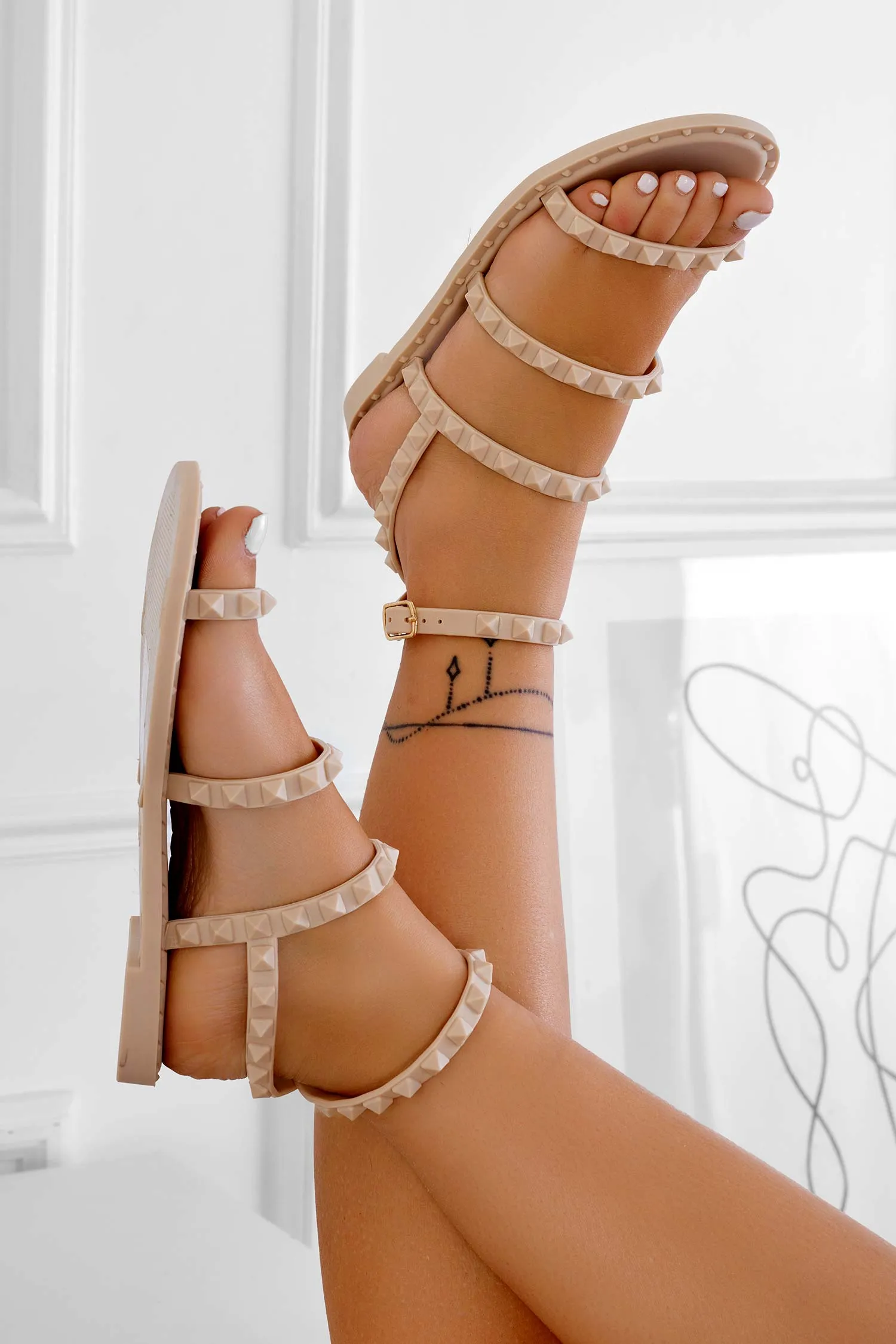 BAILA - Alexoo nude rubber beach sandals with studs