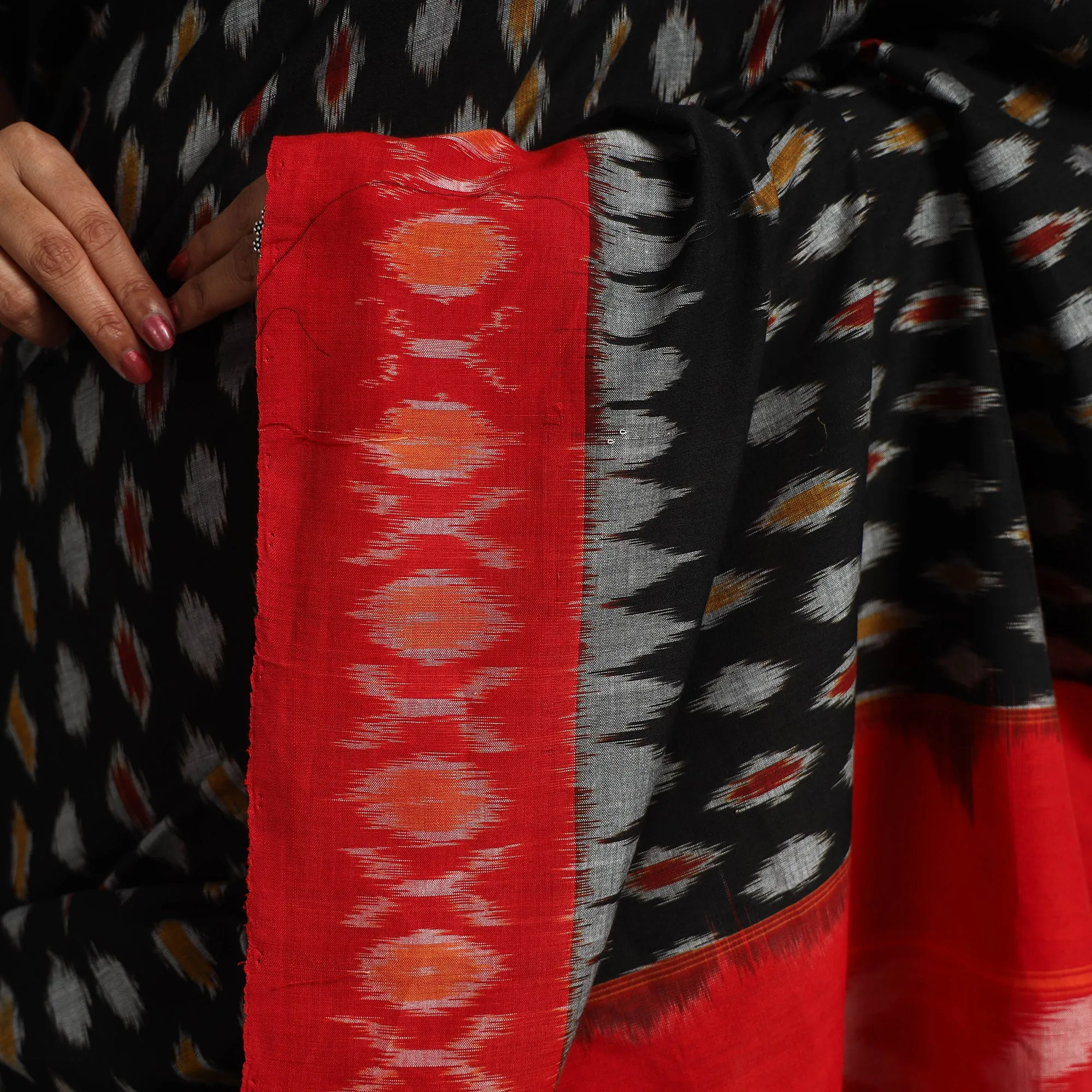 Black - Mercerised Cotton Handloom Pochampally Ikat Saree 30