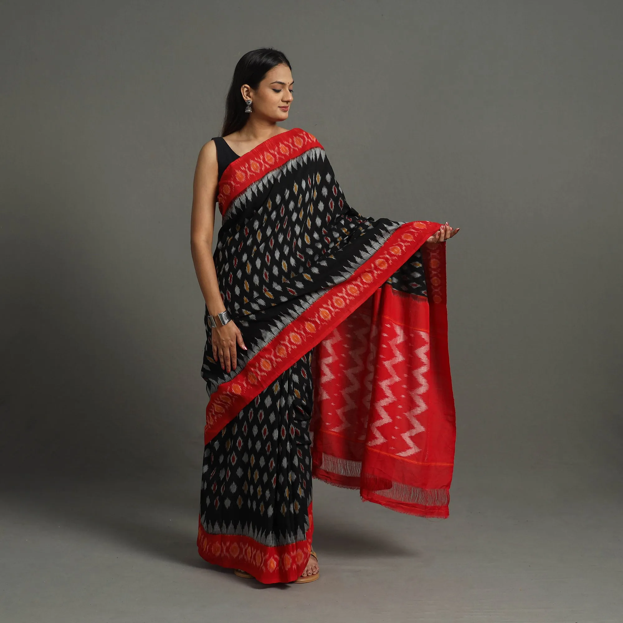 Black - Mercerised Cotton Handloom Pochampally Ikat Saree 30