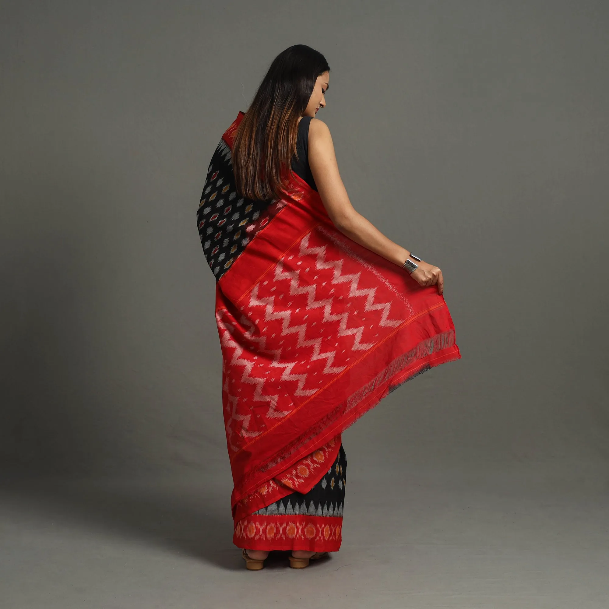 Black - Mercerised Cotton Handloom Pochampally Ikat Saree 30