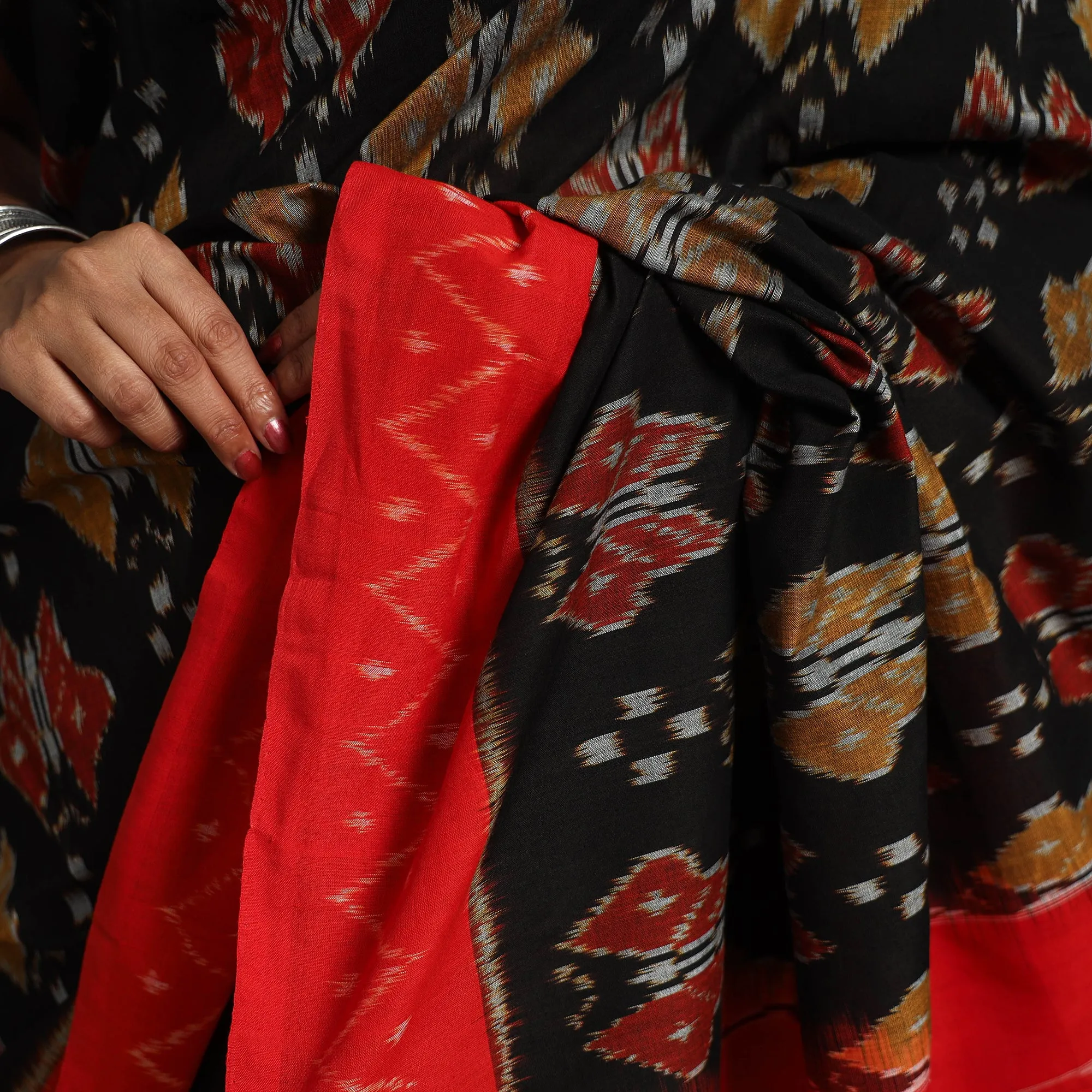 Black - Mercerised Cotton Handloom Pochampally Ikat Saree 53