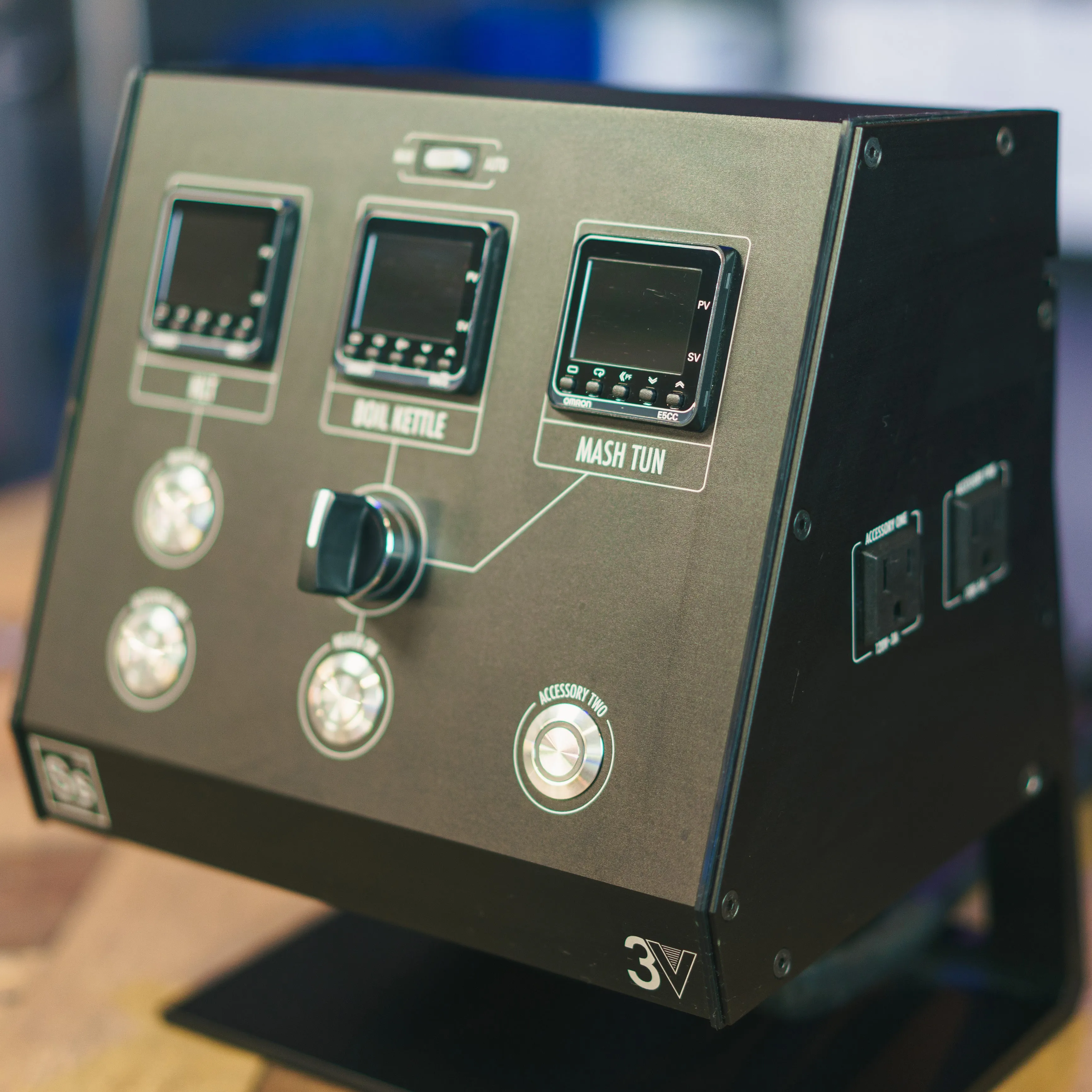 eController | 3V