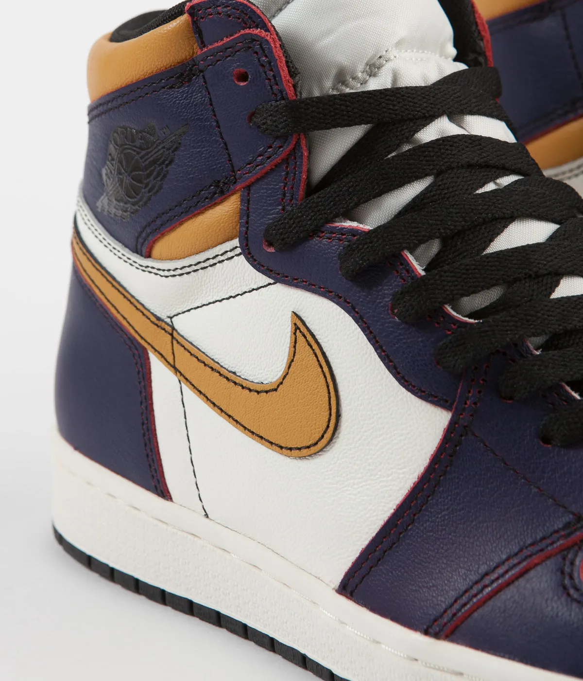 Nike SB Air Jordan 1 OG Defiant Shoes - Court Purple / Black - Sail - University Gold