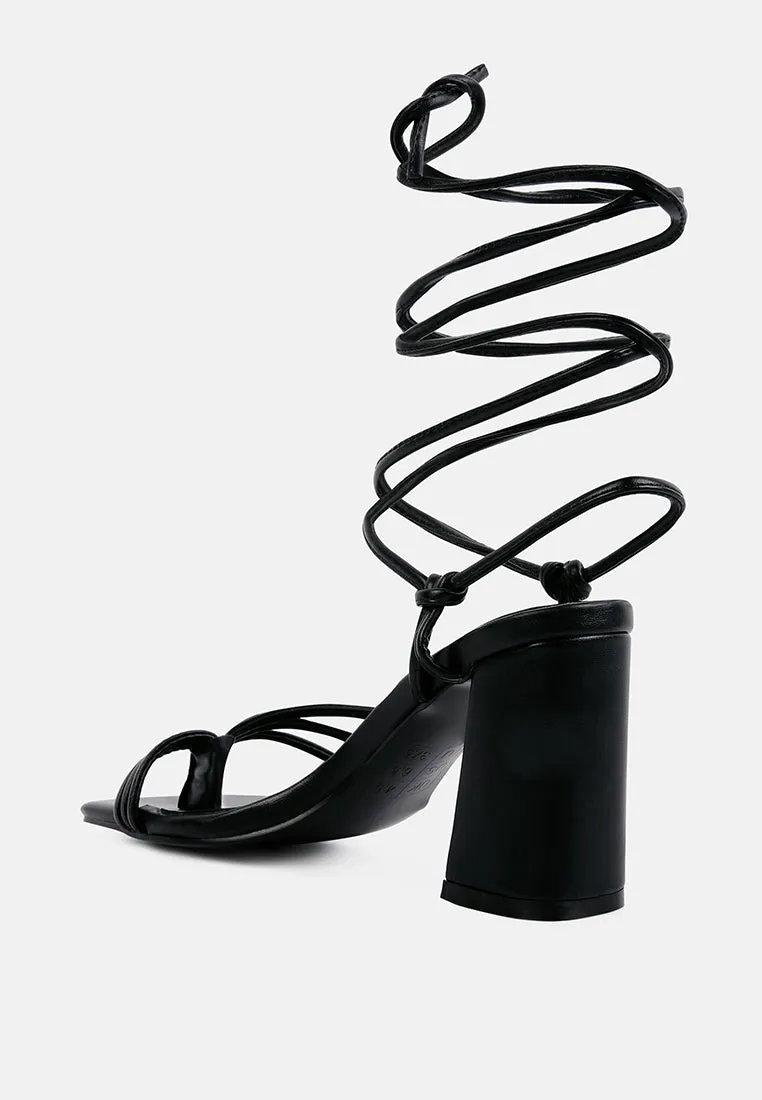Piri Toe Ring Tie Up Block Sandals