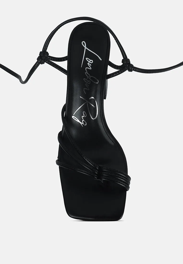 Piri Toe Ring Tie Up Block Sandals