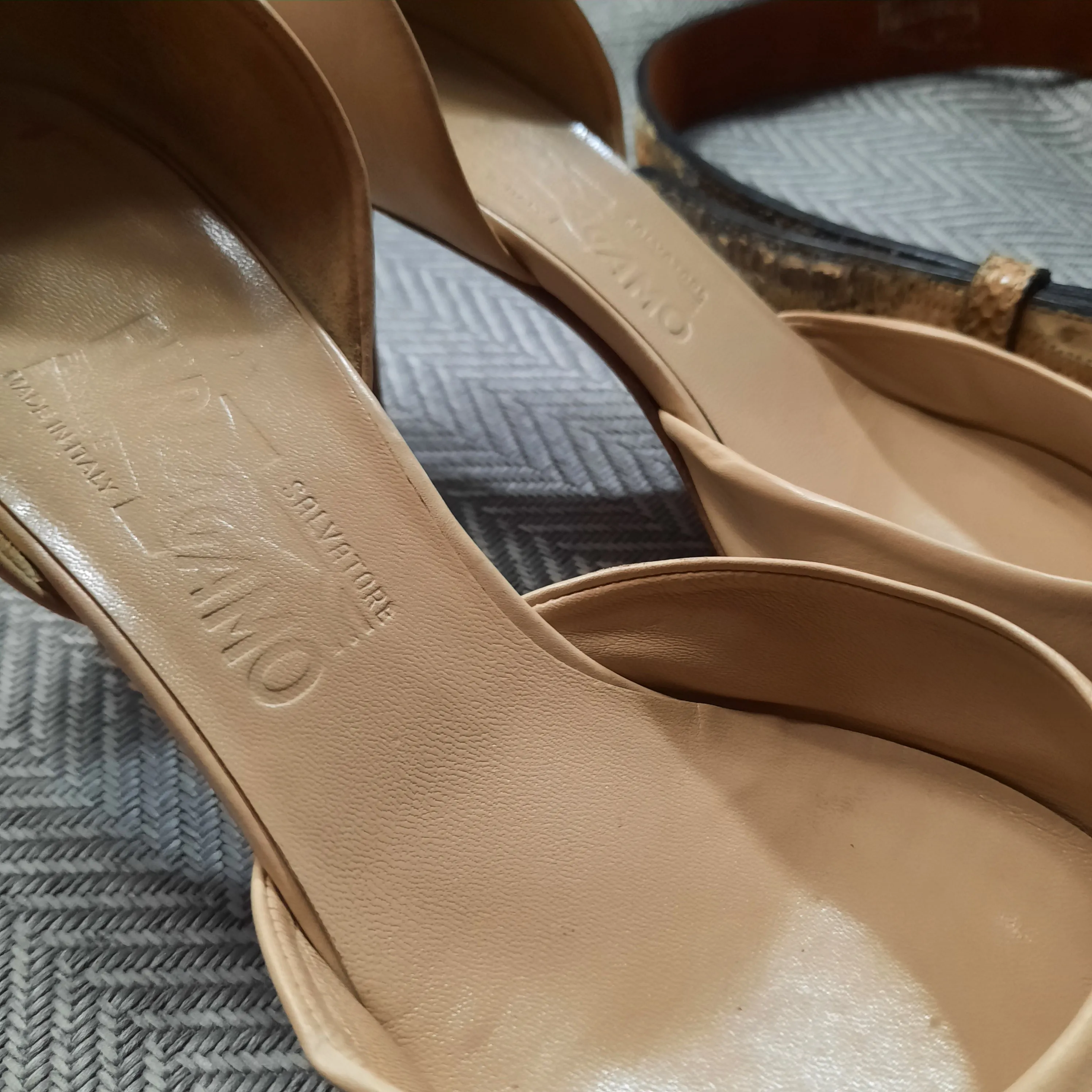 Salvatore Ferragamo Pointy Toe Pumps Size 9B