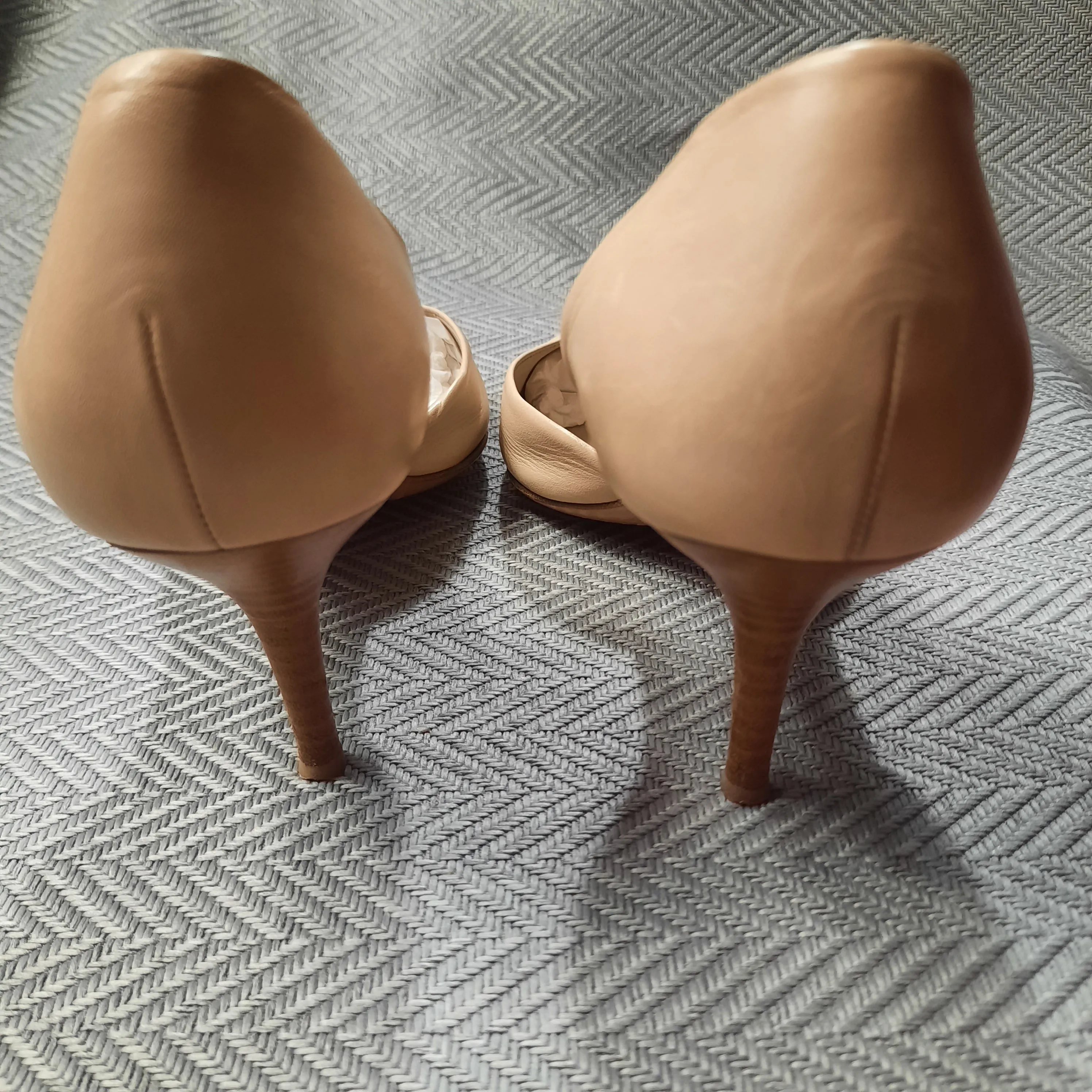 Salvatore Ferragamo Pointy Toe Pumps Size 9B