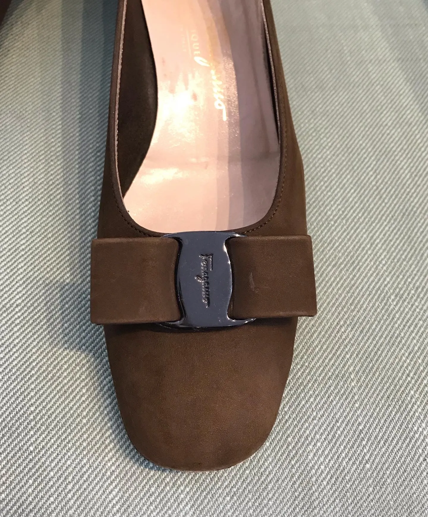 SALVATORE FERRAGAMO Vara Bow Block Heel Suede Pumps