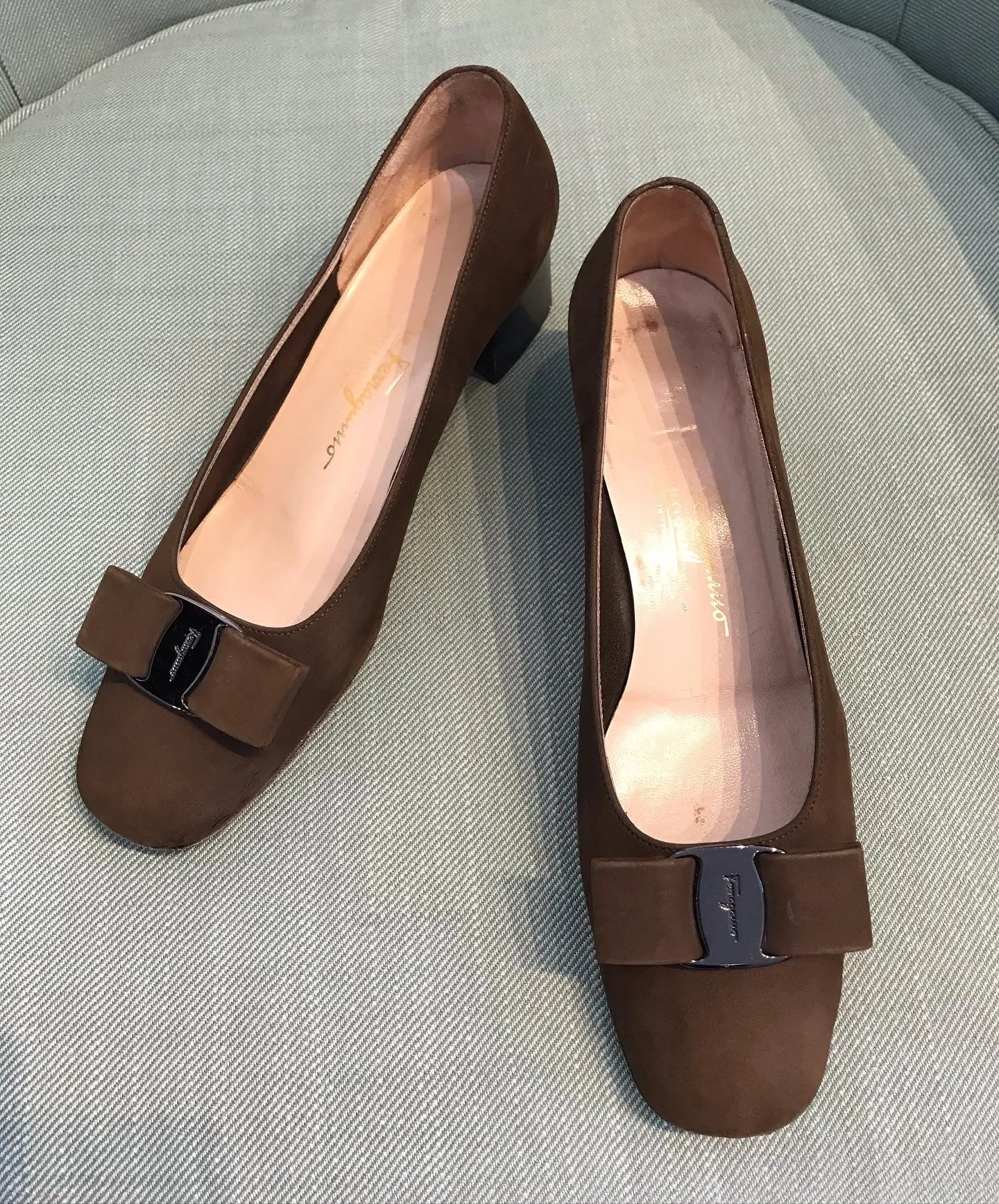 SALVATORE FERRAGAMO Vara Bow Block Heel Suede Pumps