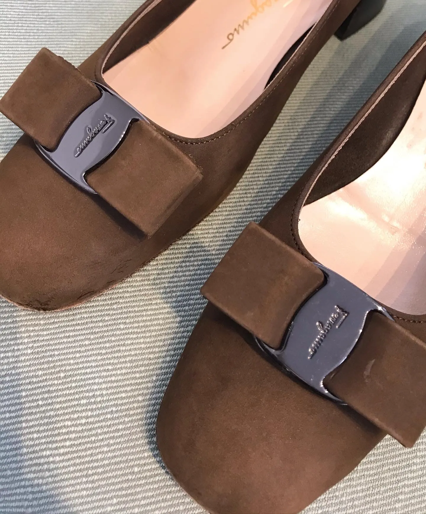 SALVATORE FERRAGAMO Vara Bow Block Heel Suede Pumps