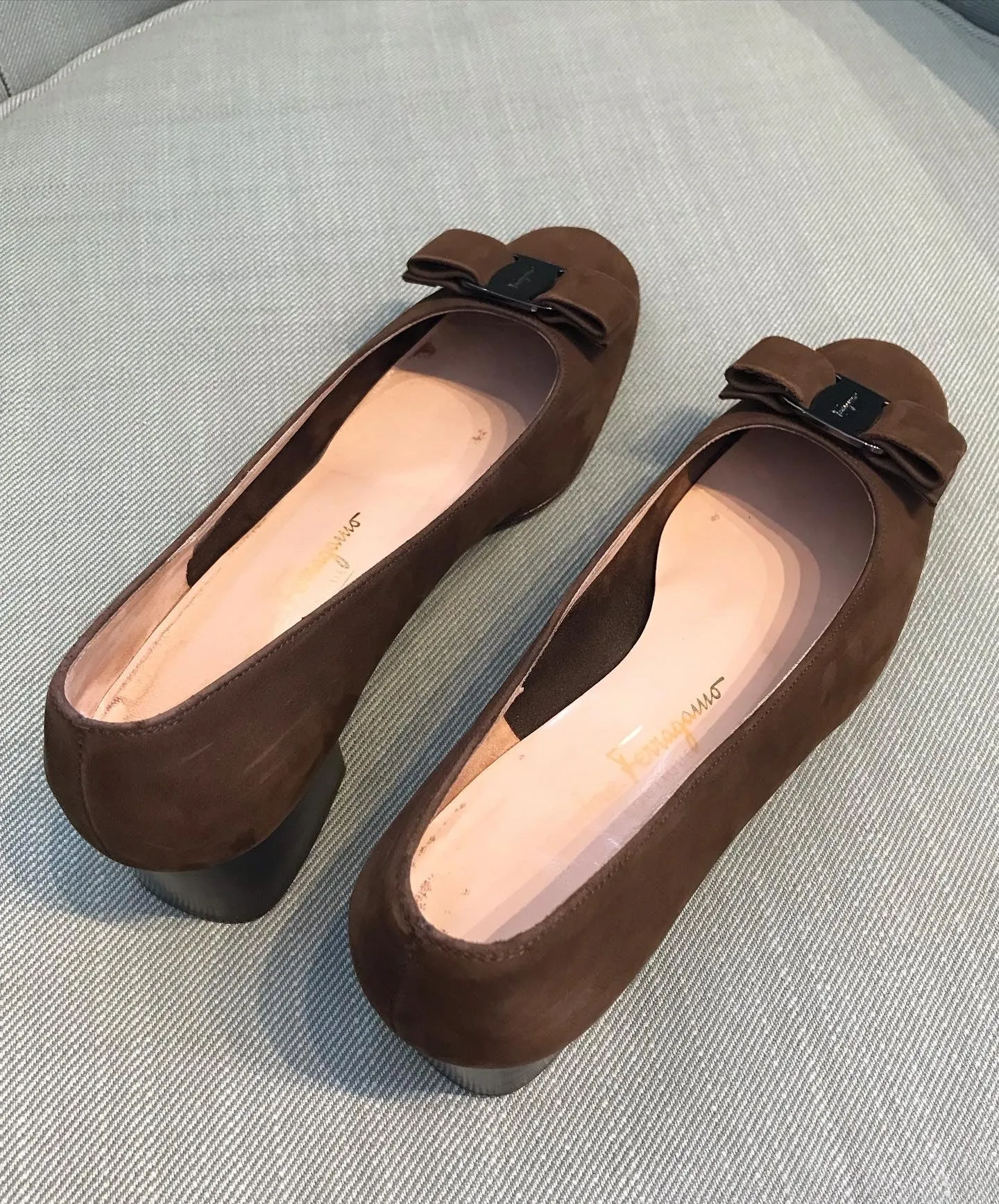 SALVATORE FERRAGAMO Vara Bow Block Heel Suede Pumps