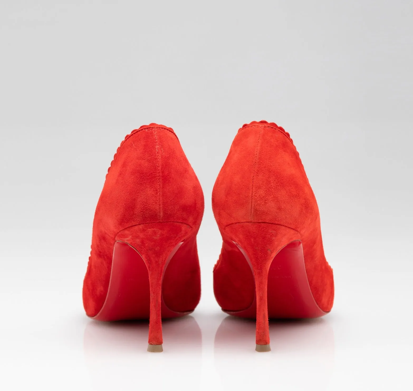 Scallop Pump Suede Sz 8.5/38.5