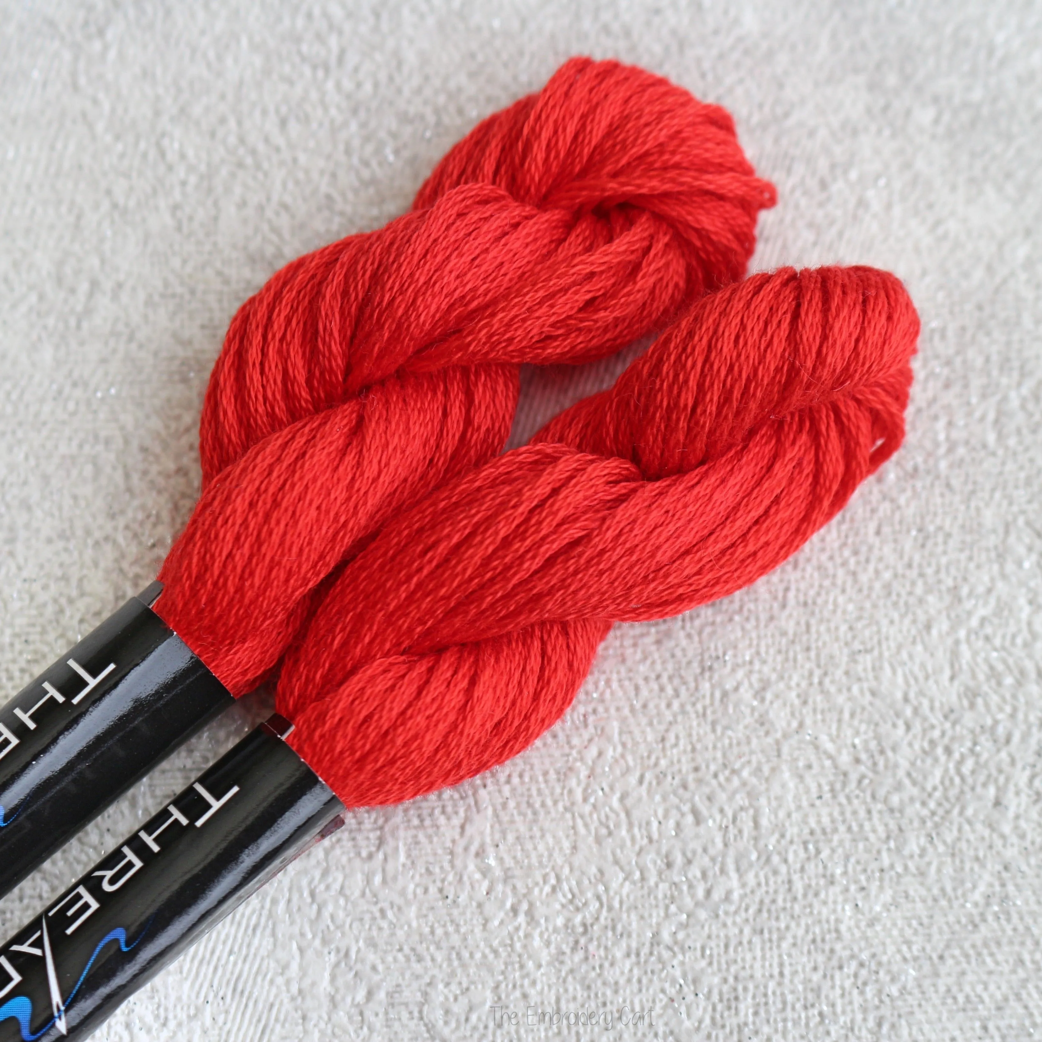 ThreadworX Bright Red 10902 - Bright Red Variegated Embroidery Thread